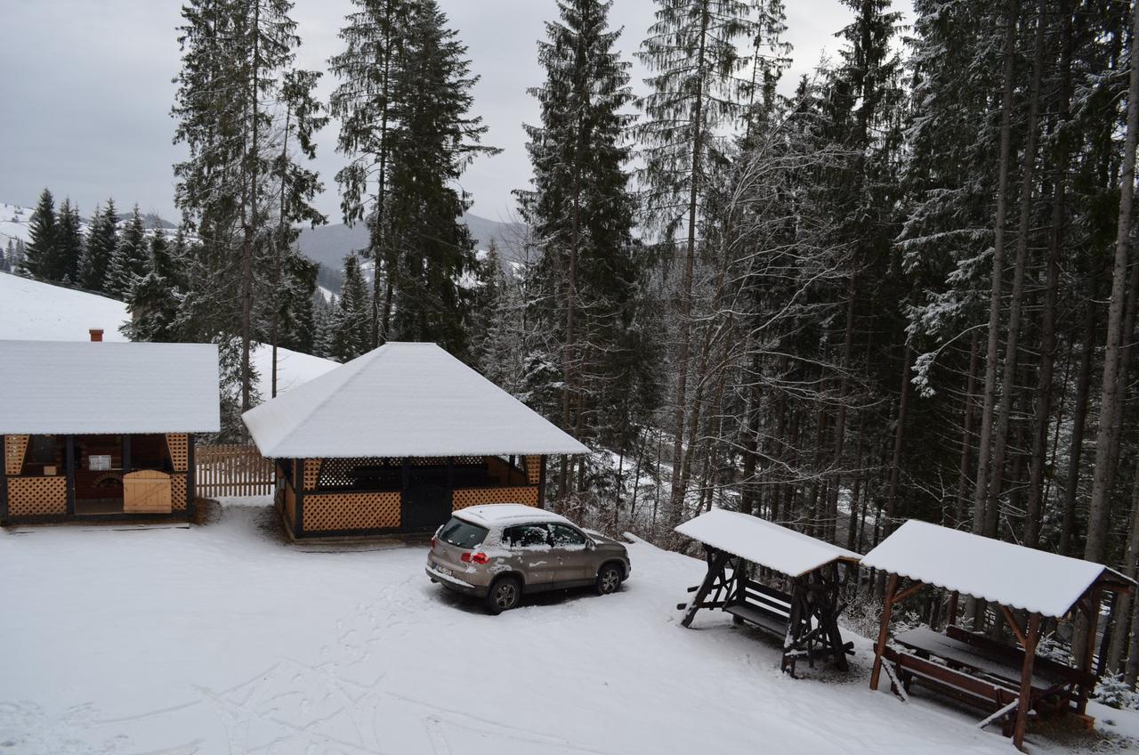Pensiunea Vatra Bucovinei Vatra Moldoviţei Esterno foto